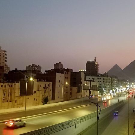 Pyramids Road Guest House Cozy Rooms And Rooftop Breakfast With The Pyramids View Nazlet el-Sisi Ngoại thất bức ảnh