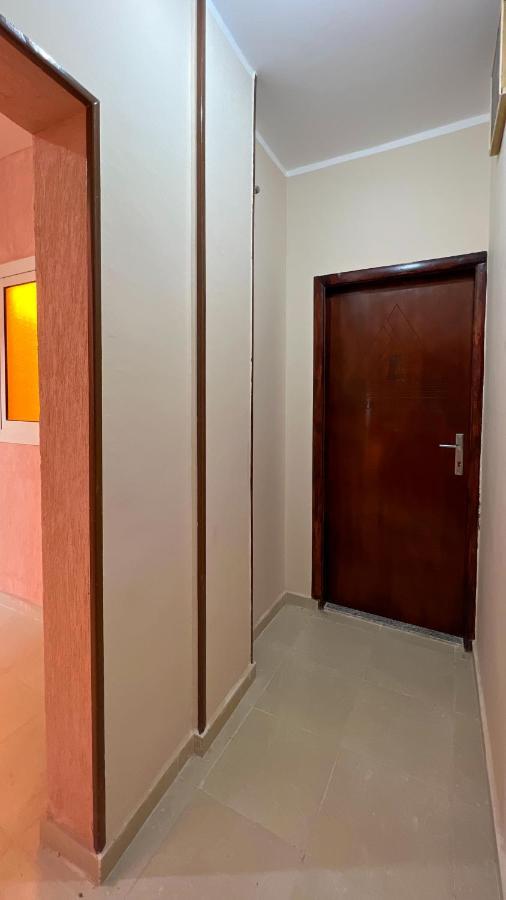 Pyramids Road Guest House Cozy Rooms And Rooftop Breakfast With The Pyramids View Nazlet el-Sisi Ngoại thất bức ảnh