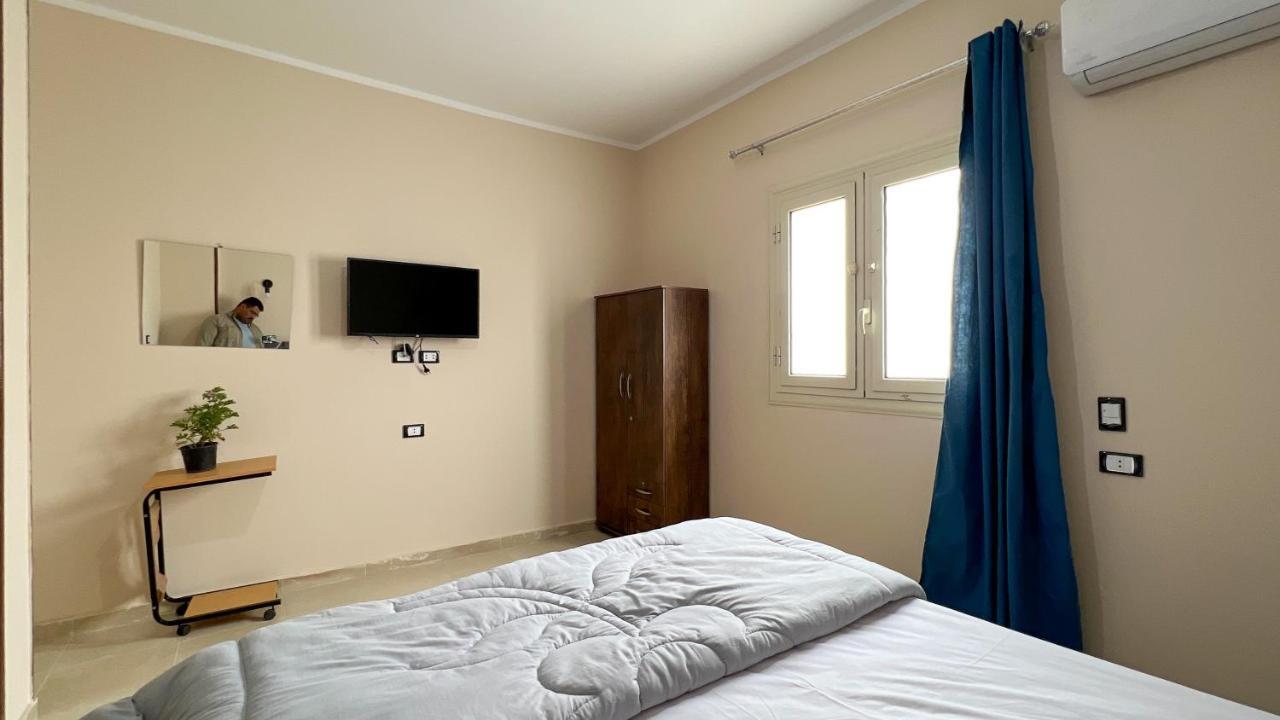 Pyramids Road Guest House Cozy Rooms And Rooftop Breakfast With The Pyramids View Nazlet el-Sisi Ngoại thất bức ảnh