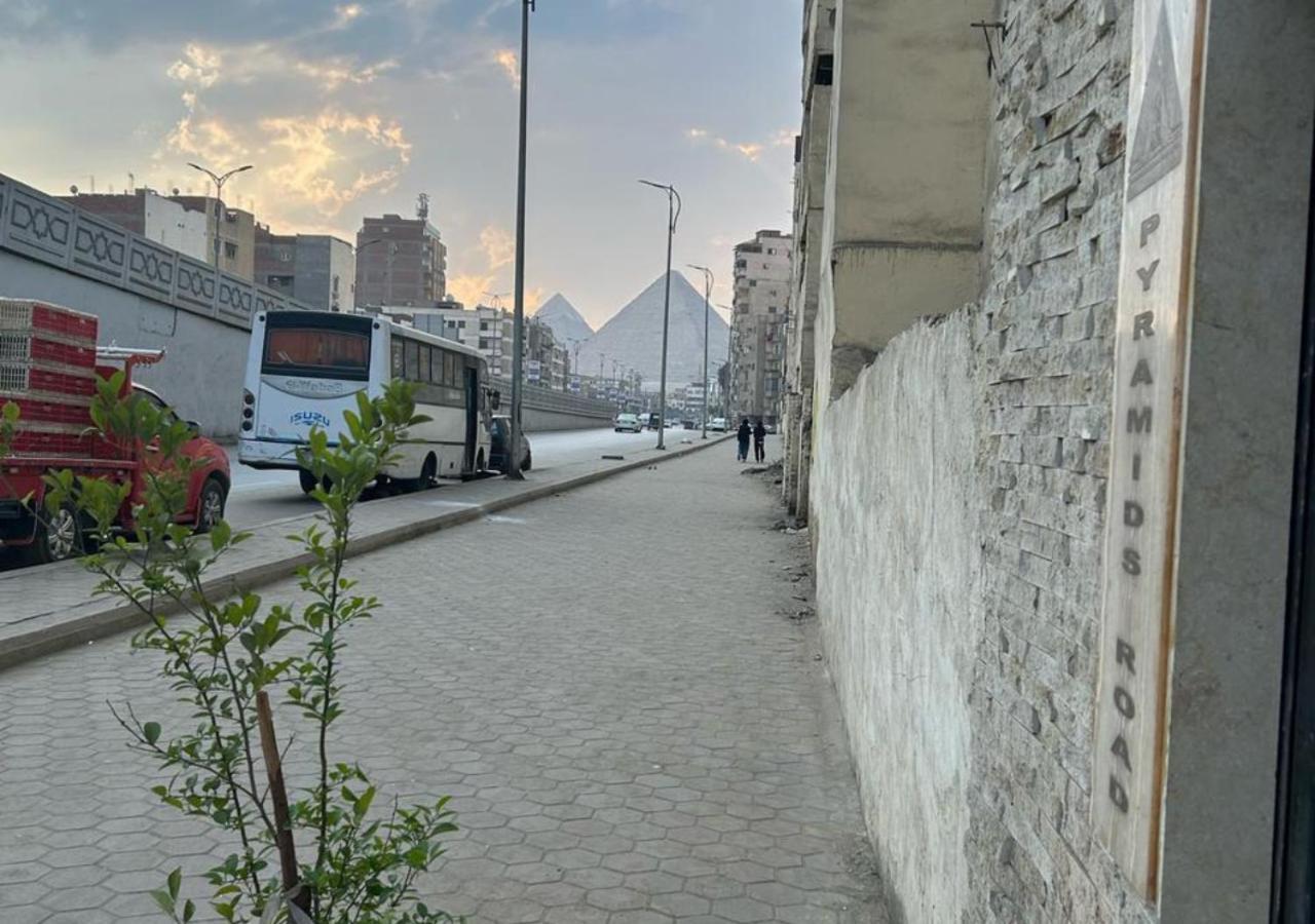 Pyramids Road Guest House Cozy Rooms And Rooftop Breakfast With The Pyramids View Nazlet el-Sisi Ngoại thất bức ảnh