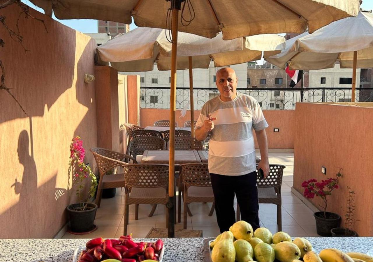 Pyramids Road Guest House Cozy Rooms And Rooftop Breakfast With The Pyramids View Nazlet el-Sisi Ngoại thất bức ảnh